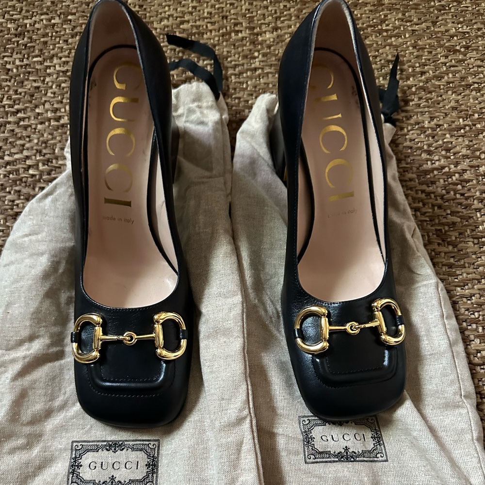 Gucci Horsebit Pump In Black Leather size 39.5 Authentic